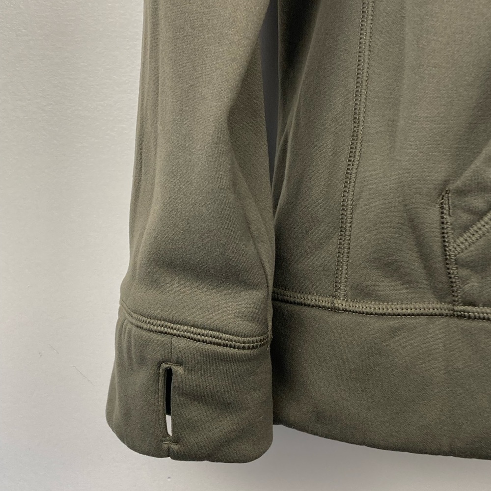 The North Face Jacket. - Picture 3 of 5